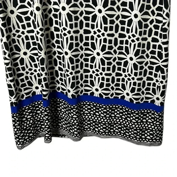 Tacera dress ,Med ,midi , shift,
geometric ,trim , - Picture 5 of 13